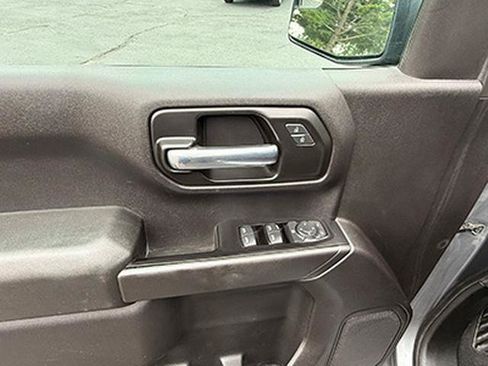 Used 2020 Chevrolet Silverado 1500 Custom w/ Custom Value Package AWD/4WD image 21
