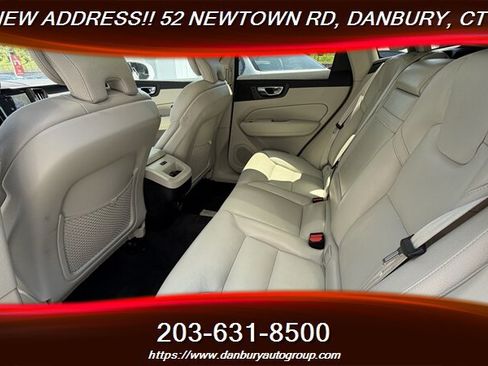 Used 2019 Volvo XC60 T6 Momentum w/ Premium Package AWD/4WD image 30