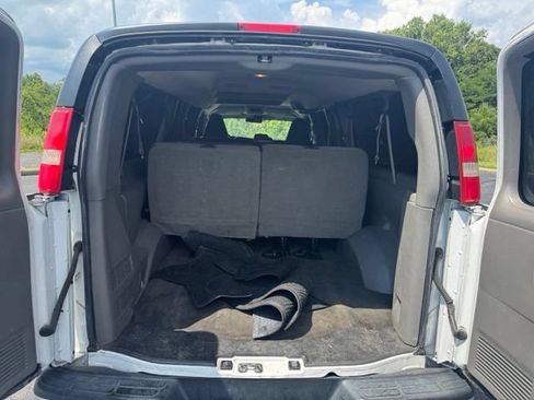 Used 2019 Chevrolet Express 3500 LT w/ LT Preferred Equipment Group RWD image 13