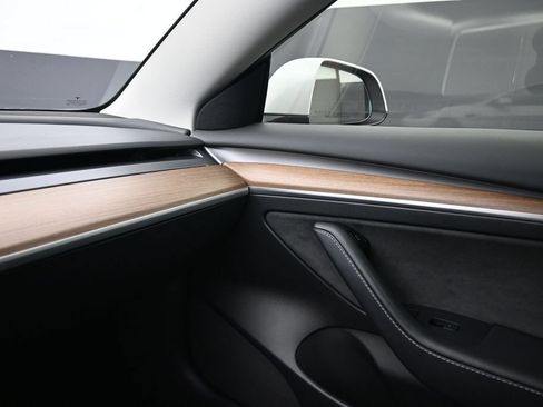 Used 2023 Tesla Model 3 Standard Range RWD image 13