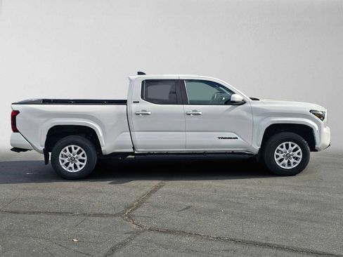 Used 2024 Toyota Tacoma SR5 RWD image 2