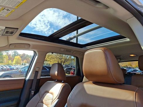 Used 2022 Nissan Pathfinder Platinum w/ Cargo Package image 15