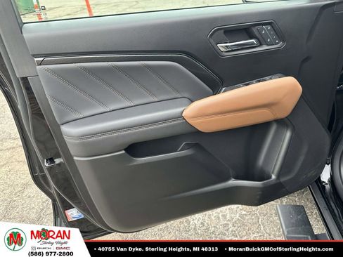 Certified 2024 GMC Canyon AT4 w/ AT4 Premium Package AWD/4WD image 17