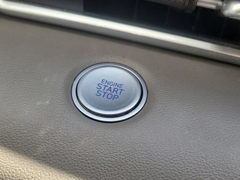Used 2025 Hyundai Elantra Sport FWD image 30