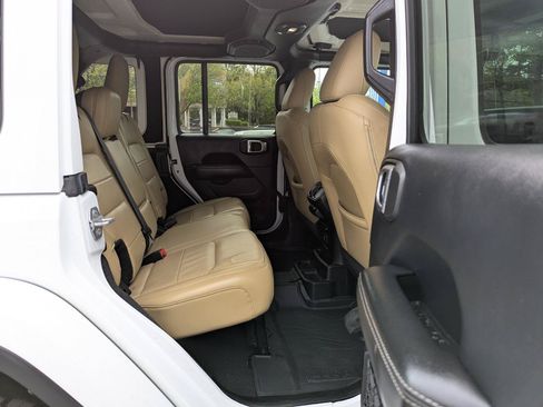 Used 2018 Jeep Wrangler Unlimited Sahara w/ Dual Top Group AWD/4WD image 34
