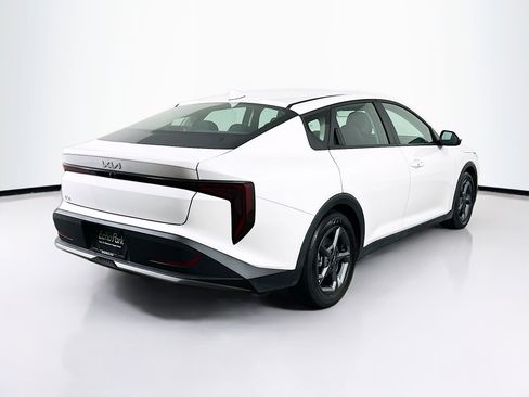 Used 2025 Kia K4 LXS image 9