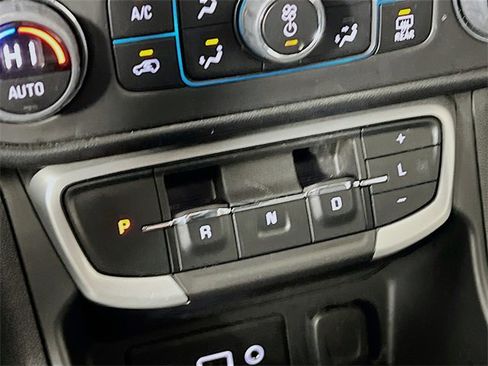 Used 2023 GMC Terrain SLE w/ Driver Convenience Package image 22