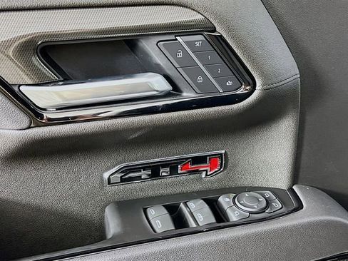 Used 2025 GMC Sierra 1500 AT4 w/ AT4 Premium Package image 9