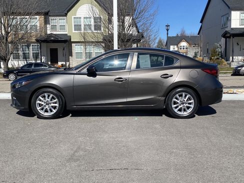 Used 2014 MAZDA MAZDA3 i Grand Touring image 3