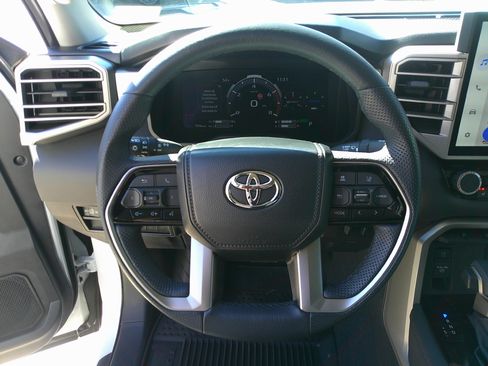 Used 2024 Toyota Tundra Limited image 19