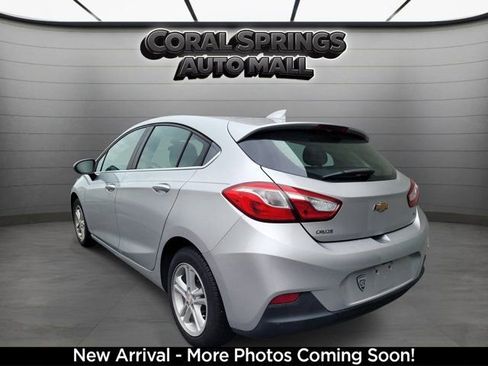 Used 2018 Chevrolet Cruze LT FWD image 3