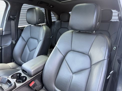 Certified 2023 Porsche Macan S AWD/4WD image 14