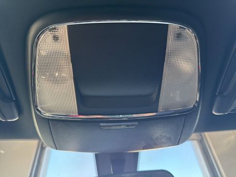 Used 2023 Dodge Charger SXT w/ Blacktop Package image 16