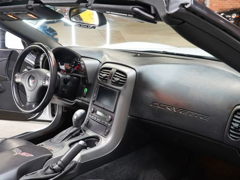 Used 2007 Chevrolet Corvette Coupe w/ Preferred Equipment Group RWD image 57