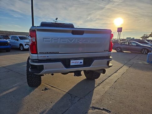 Used 2020 Chevrolet Silverado 3500 LTZ w/ LTZ Premium Package image 6