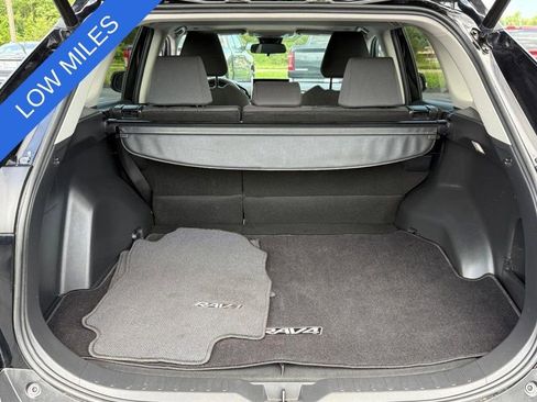 Used 2023 Toyota RAV4 XLE image 4