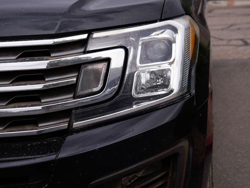 Used 2019 Ford Expedition Max XLT AWD/4WD image 4
