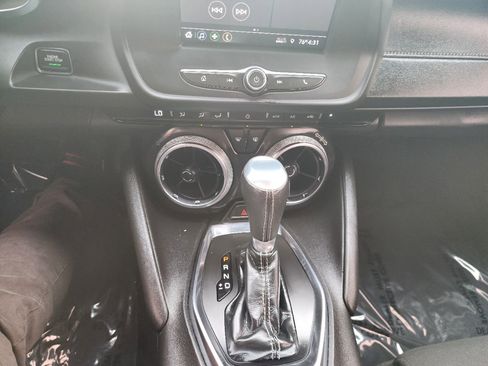 Used 2020 Chevrolet Camaro LT w/ RS Package image 16