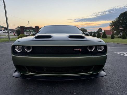 Used 2019 Dodge Challenger SRT Hellcat w/ Widebody Package RWD image 10