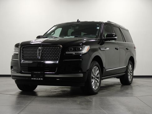 Used 2023 Lincoln Navigator 2WD image 8