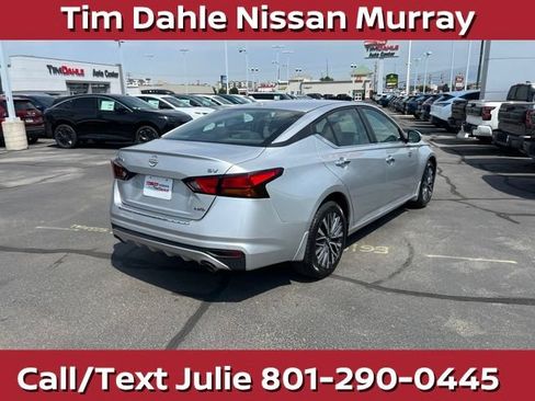 Used 2023 Nissan Altima 2.5 SV w/ SV Premium Package AWD/4WD image 11