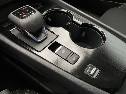 New 2025 Nissan Rogue S image 30