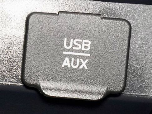 Used 2016 Nissan Sentra SV w/ Style Package image 24