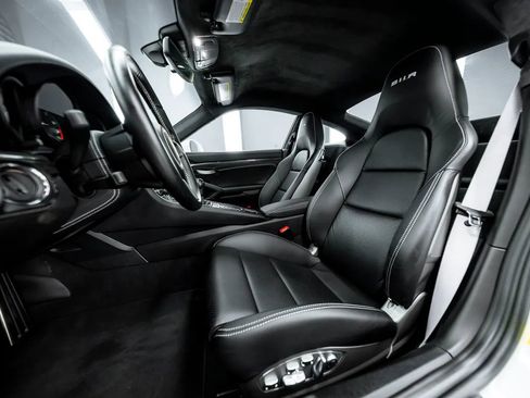 Used 2016 Porsche 911 R image 2