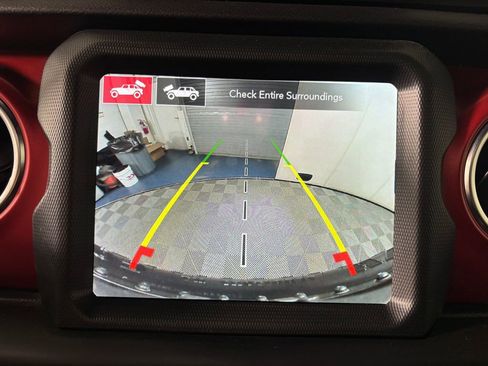 Used 2022 Jeep Wrangler Unlimited Rubicon w/ Xtreme Recon 35" Tire Package image 16