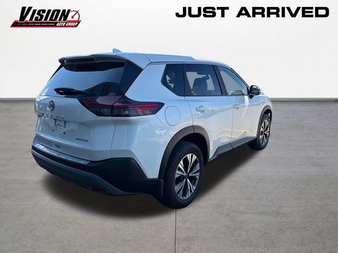 Used 2023 Nissan Rogue SV AWD/4WD image 5