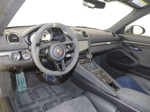 Used 2025 Porsche 718 Cayman GT4 RS w/ Weissach Package RWD image 38
