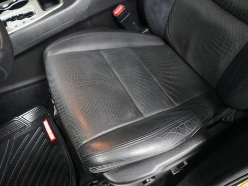 Used 2013 Jeep Grand Cherokee Limited w/ Luxury Group II image 11