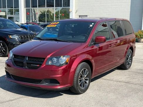 Used 2017 Dodge Grand Caravan SE FWD image 5