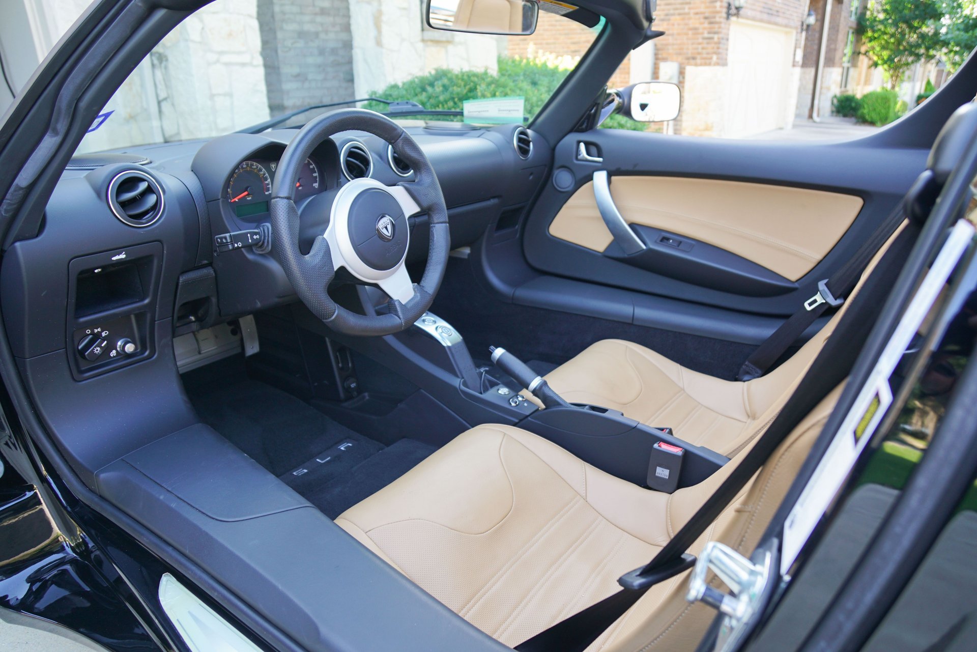 Used 2010 Tesla Roadster RWD image 18
