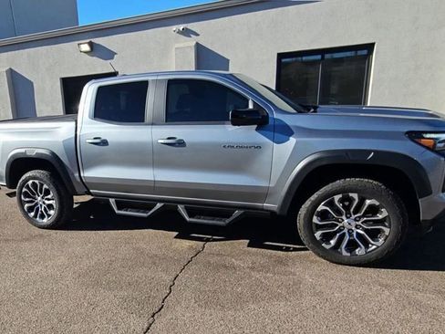 Used 2024 Chevrolet Colorado Z71 w/ Z71 Convenience Package 2 image 9