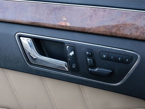 Used 2011 Mercedes-Benz E 350 4MATIC Sedan image 8