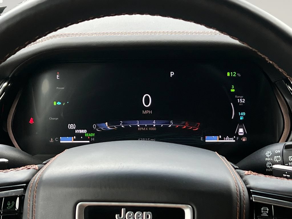Used 2024 Jeep Grand Cherokee Summit AWD/4WD image 14