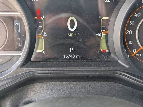 Used 2025 Jeep Wrangler Sahara image 29