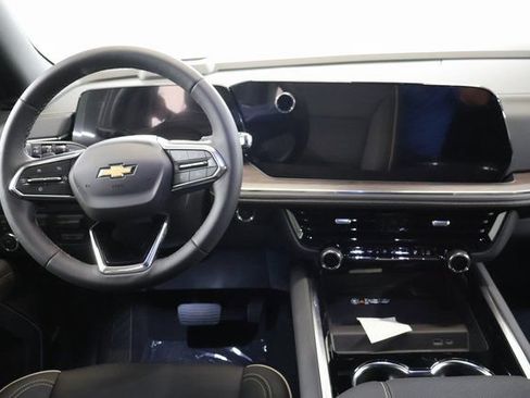 New 2026 Chevrolet Suburban Premier w/ Sun And Tow Package AWD/4WD image 14