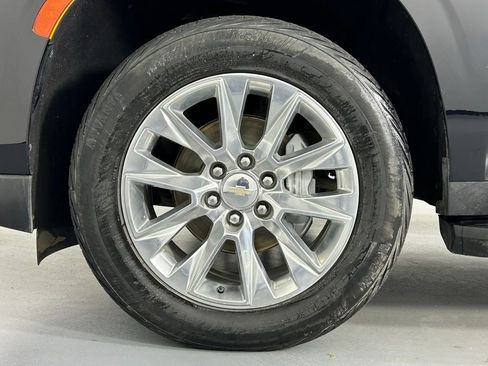 Used 2023 Chevrolet Suburban Premier image 38