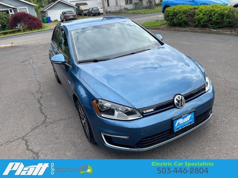 Used 2016 Volkswagen e-Golf SE w/ DC Fast Charging Package FWD image 14