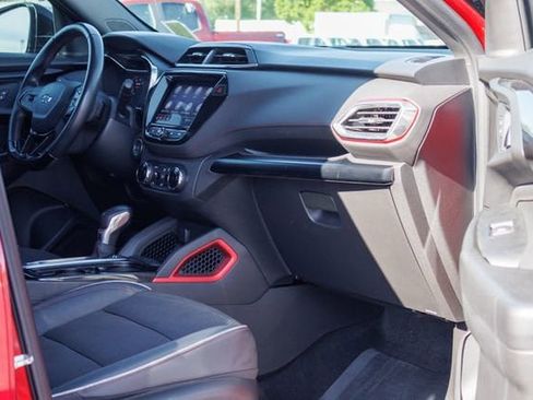 Used 2021 Chevrolet TrailBlazer RS w/ Convenience Package AWD/4WD image 20