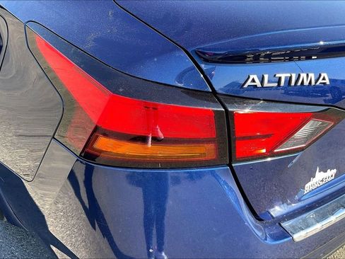 Used 2023 Nissan Altima 2.0 SR image 25