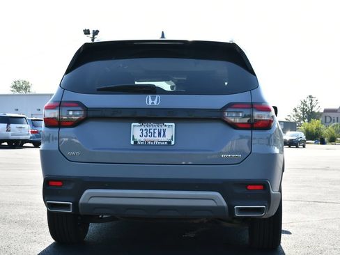 Certified 2025 Honda Pilot Touring image 6