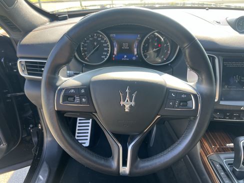 Used 2017 Maserati Levante S AWD/4WD image 20