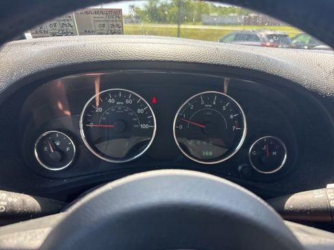 Used 2013 Jeep Wrangler Unlimited Sahara w/ Dual Top Group AWD/4WD image 21
