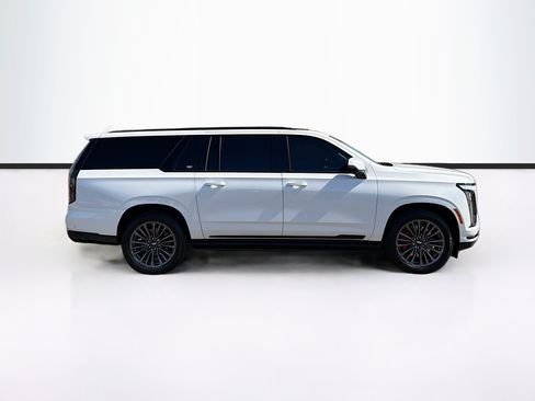 Certified 2025 Cadillac Escalade ESV Sport Platinum AWD/4WD image 4