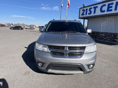 Used 2018 Dodge Journey SXT w/ Connectivity Group image 2