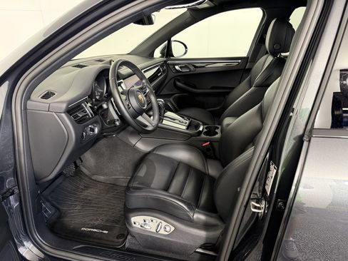 Used 2023 Porsche Macan AWD/4WD image 17