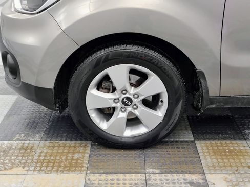 Used 2017 Kia Soul Base image 12